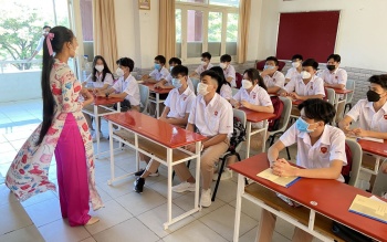 Bổ nhiệm chức danh nghề nghiệp thông qua thi hoặc xét thăng hạng