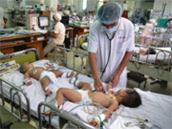 Tăng cường phòng chống bệnh sởi, tay chân miệng