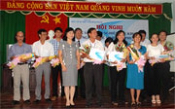 Sở Y tế trao giấy chứng nhận cho 17 đề tài khoa học cấp cơ sở