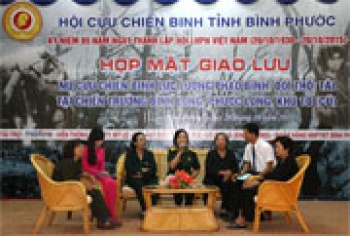 Họp mặt giao lưu các nữ pháo binh, đội thồ, đội tải trong kháng chiến chống Mỹ