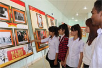 Bảo tàng tỉnh trưng bày ảnh “70 năm Fv tám tám link đăng ký Việt Nam”