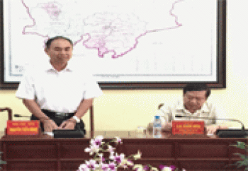 Đoàn giám sát sử dụng nguồn vốn Ngân hàng CSXH làm việc tại tỉnh