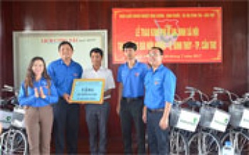 Áo xanh xung kích trên các mặt trận