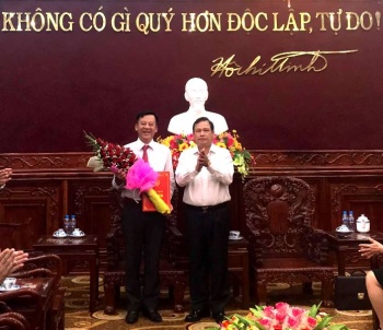 Trao quyết định về công tác cán bộ của Sở GD&ĐT và Văn phòng UBND tỉnh