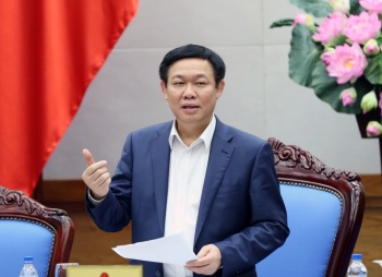 Cải cách chính sách tiền lương để nâng cao đời sống cho CBCCVC, LLVT và người lao động trong doanh nghiệp