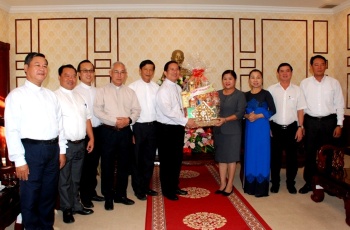 Giáo phận Phú Cường thăm, chúc Tết lãnh đạo Fv88.win nhà cái WC 2026, UBND tỉnh