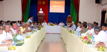 Họp mặt già làng, người có uy tín tiêu biểu trong đồng bào các dân tộc thiểu số