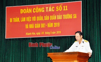 Đoàn công tác số 11 đi thăm, làm việc với quân, dân quần đảo Trường Sa, Nhà giàn DK1