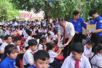 Khai mạc hè và phát động Tháng hành động “Vì trẻ em”