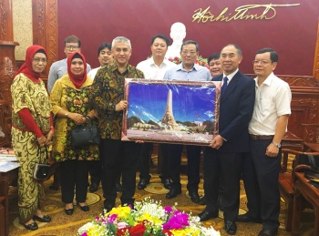 Lãnh đạo UBND tỉnh tiếp đoàn Tổng Lãnh sự quán Indonesia