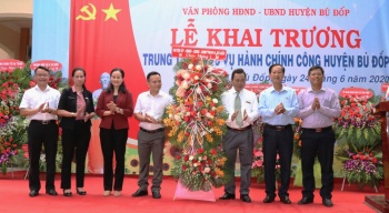 Khai trương Trung tâm Phục vụ Đăng ký nhà cái FV88 chơi casino online hấp dẫn công huyện Bù Đốp