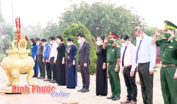 Lãnh đạo tỉnh viếng nghĩa trang liệt sĩ nhân tết Nguyên đán Nhâm Dần 2022