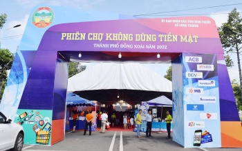 2.870 giao dịch được thực hiện tại phiên chợ không dùng tiền mặt
