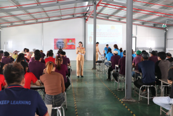 Tuyên truyền an toàn giao thông cho công nhân