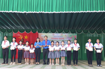 Phú Riềng kỷ niệm 84 năm Ngày thành lập Đội TNTP Hồ Chí Minh