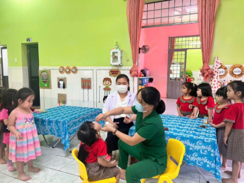 Fv88.com thể thao, casino, bắn cá, nổ hũ và lô đề triển khai chiến dịch uống vitamin A kết hợp tẩy giun cho trẻ