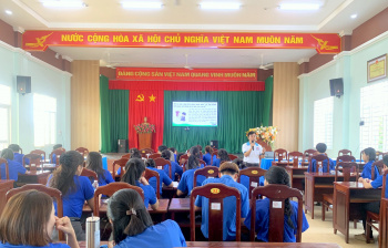 Nói chuyện chuyên đề “Tư vấn, khám sức khỏe tiền hôn nhân”  cho nam, nữ thanh niên
