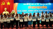 302 học sinh - sinh viên nhận học bổng vượt khó