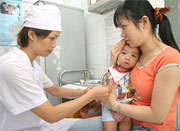 Phấn đấu đến hết tháng 4 sẽ tiêm chủng sởi cho trẻ đạt trên 70%
