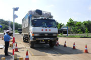 Xử phạt 343 xe quá tải, quá khổ lưu thông trên quốc lộ 14 đoạn qua địa bàn tỉnh