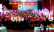 Nhà em treo ảnh Bác Hồ