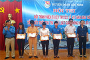 Tuyên truyền Luật giao thông đường bộ, tổng kết công tác đoàn - đội trường học