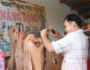 Tiếng đục, tiếng lòng của chàng trai yêu say đắm nghệ thuật tạc tượng
