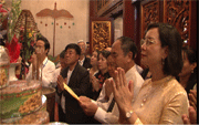 Đoàn đại biểu tỉnh dâng hương tri ân các vua Hùng