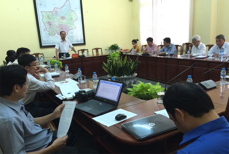 Phó Chủ tịch UBND tỉnh Nguyễn Tiến Dũng phát biểu chỉ đạo buổi làm việc