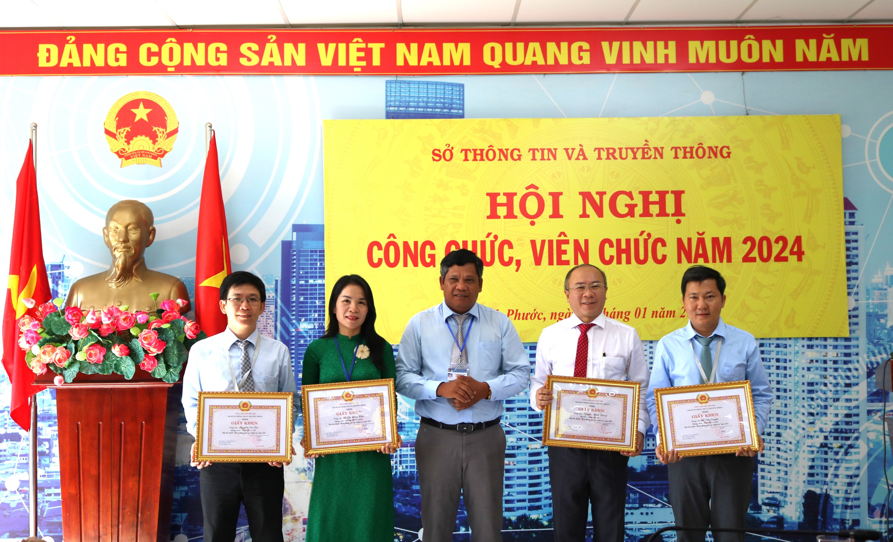 tăng khan coong chức